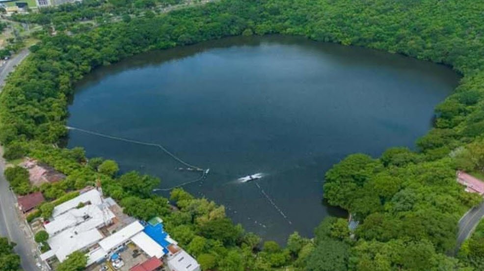Laguna de Tiscapa, Managua, Nicaragua